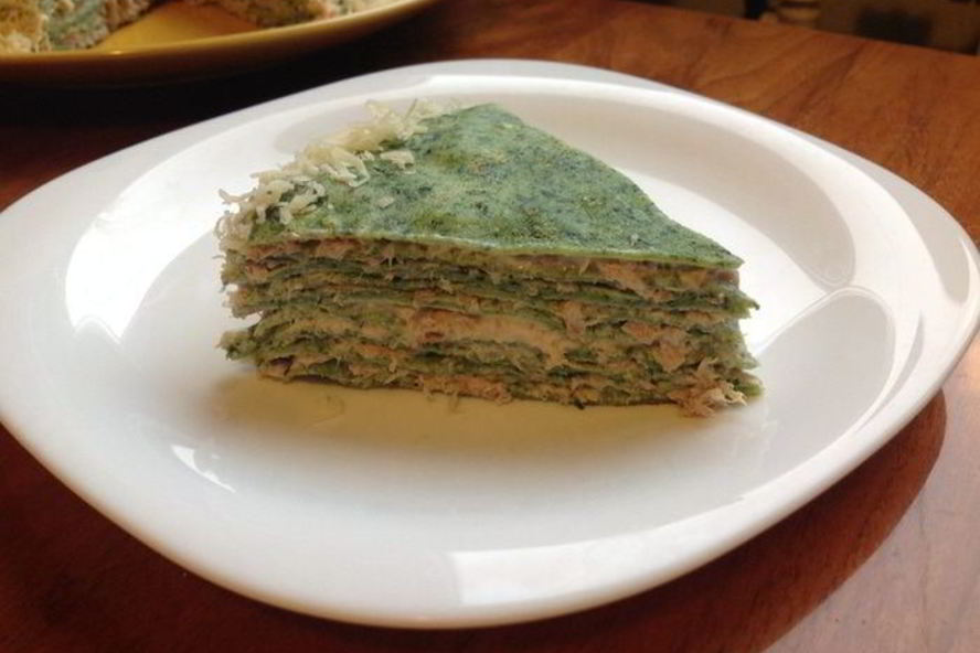 Рецепт блинный тортик со шпинатом и тунцом