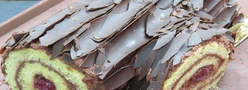 рождественское полено с пряной вишней и розмарином. Шаг 25