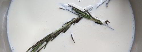 рождественское полено с пряной вишней и розмарином. Шаг 6