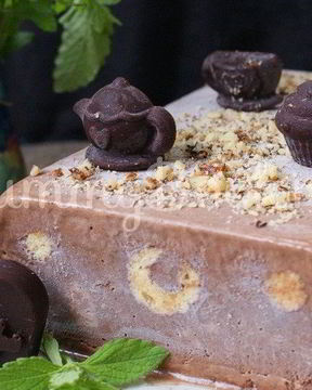 Шоколадный семифредо с бисквитом