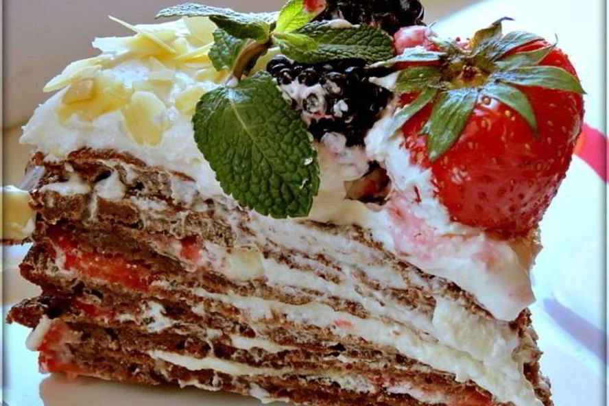 Рецепт торт из панкейков с клубникой