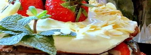 торт из панкейков с клубникой. Шаг 8