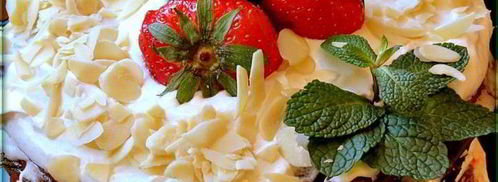 торт из панкейков с клубникой. Шаг 9