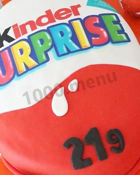 Торт Киндер Сюрприз из мастики