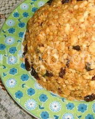 Торт Муравейник с изюмом и орехами