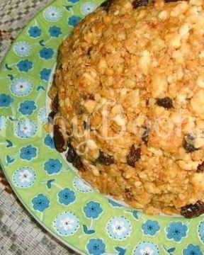 Торт Муравейник с изюмом и орехами