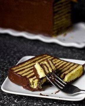 Ванильный многослойный торт с шоколадным кремом