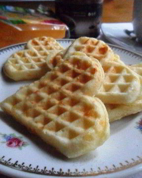 Сметанные вафли с сыром