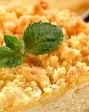 Быстрая творожная запеканка из сливочной крошки