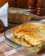 Картофельная запеканка с мясом и горошком
