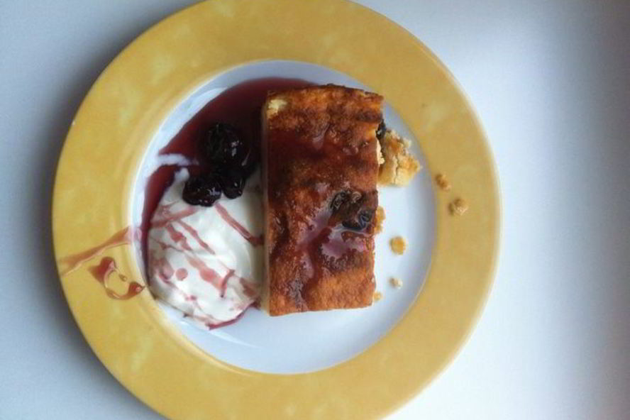 Рецепт творожная запеканка с манной кашей и изюмом