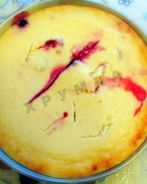 Творожная запеканка с ягодами под абрикосовым соусом