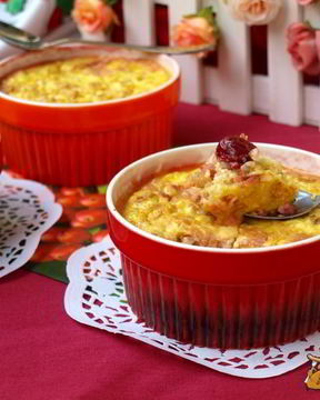 Творожно-овсяная запеканка с вишней