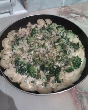 Запеканка из макарон и брокколи