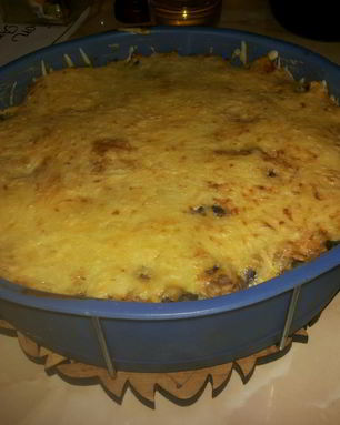 Запеканка из макарон и куриных сердечек