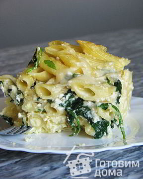 Запеканка из пенне со шпинатом и рикоттой