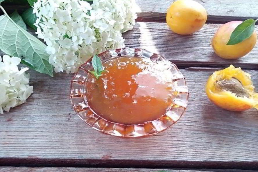 Рецепт джем из абрикосов, персиков и базилика