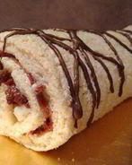 Очень быстрый рулет с джемом к чаю