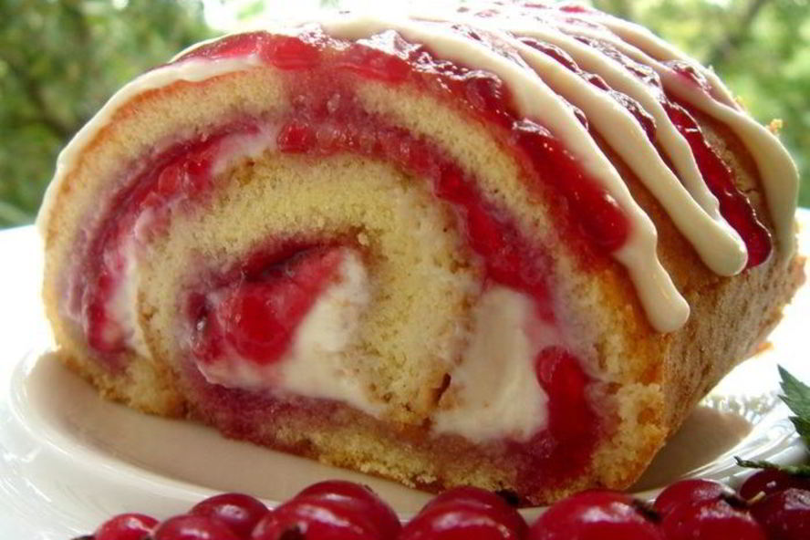 Рецепт рулет с рикоттой и смородиновым джемом