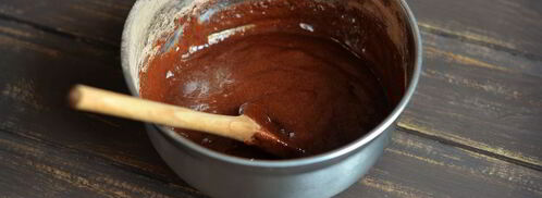 шоколадный рулет с клюквенным джемом и шоколадным ганашем. Шаг 4