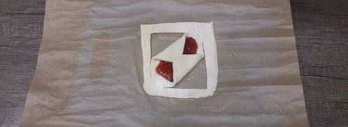 слоеные булочки с малиновым джемом. Шаг 6