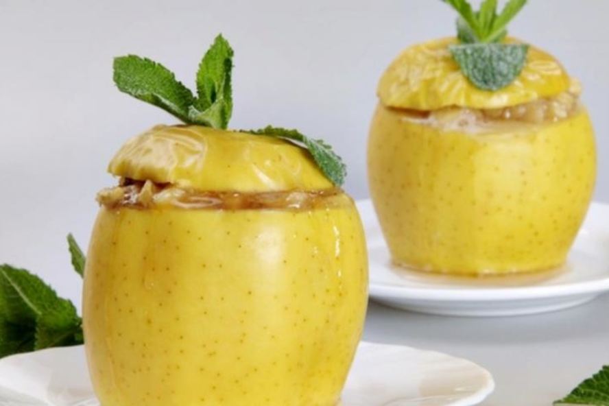 Рецепт запеченные яблоки с бананом и абрикосовым джемом