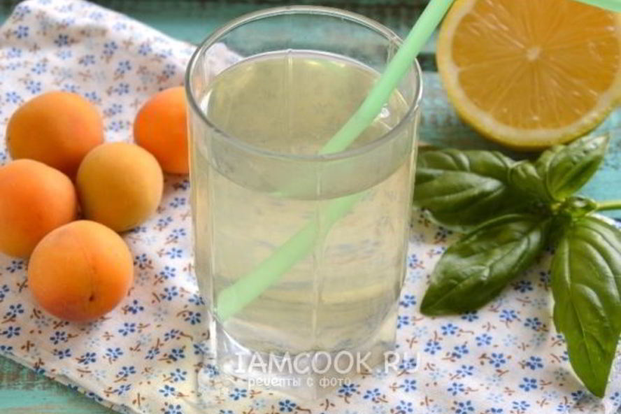 Рецепт абрикосовый компот с базиликом и лимоном