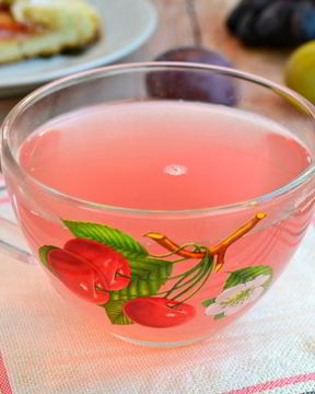 Компот из слив и винограда