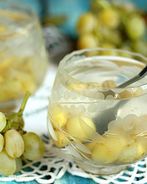 Компот из винограда в кастрюле