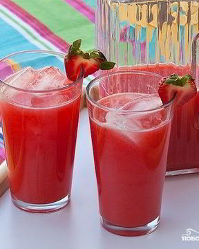 Компот из яблок и клубники