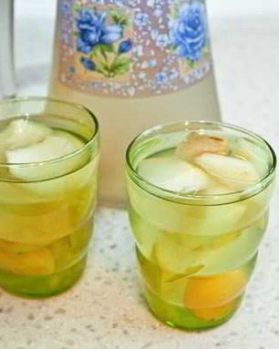 Компот из яблок и кураги