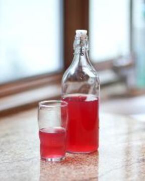 Компот из яблок и замороженных ягод