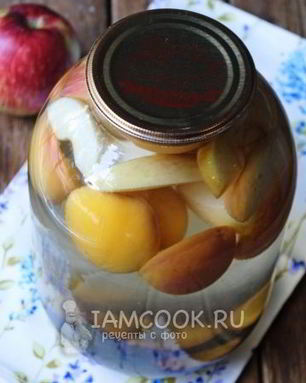 Компот с яблоками, сливами и персиками на зиму