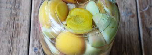 компот с яблоками, сливами и персиками на зиму. Шаг 13