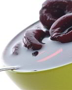 Сливовый компот с корицей