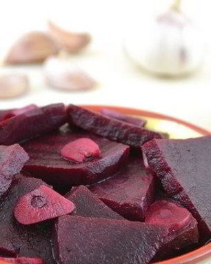 Маринованная свекла с чесноком