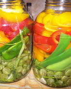 Маринованный болгарский перец с крыжовником