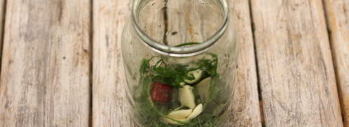 маринованные огурцы с луком. Шаг 2