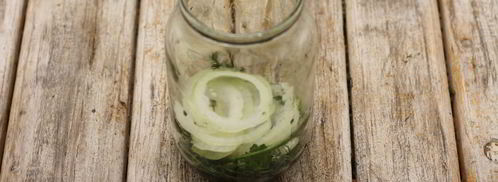 маринованные огурцы с луком. Шаг 3