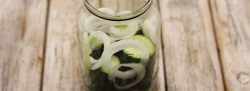 маринованные огурцы с луком. Шаг 4