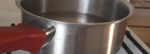 маринованные огурцы в банках с гвоздикой. Шаг 4