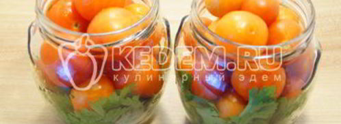 маринованные помидоры черри с петрушкой. Шаг 4