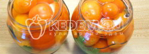 маринованные помидоры черри с петрушкой. Шаг 8