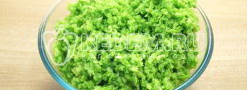 паста из чесночных стрелок на зиму заморозка. Шаг 2