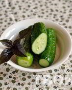 Быстрые малосольные огурцы