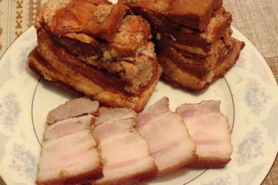 Рецепт домашнее сало с чесноком в луковой шелухе