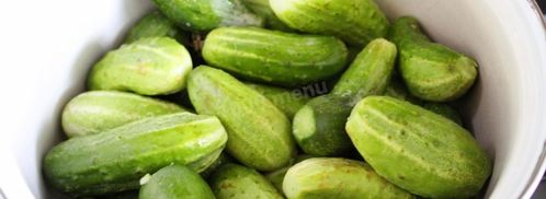 малосольные огурчики на минералке. Шаг 2