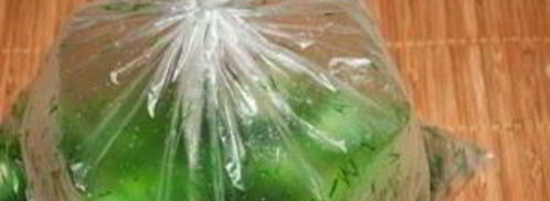 малосольные огурчики в пакете. Шаг 3