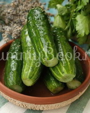 Малосольные огурцы на минеральной воде