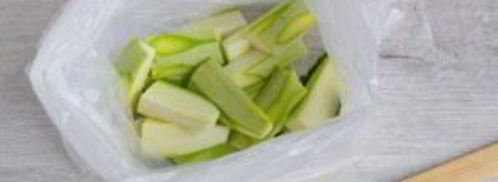 малосольные овощи в пакете. Шаг 3